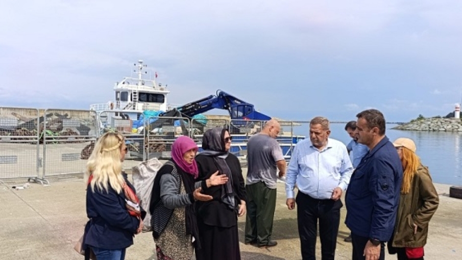 Pazarlı balıkçılar yol kapattı Milletvekilleri destek verdi